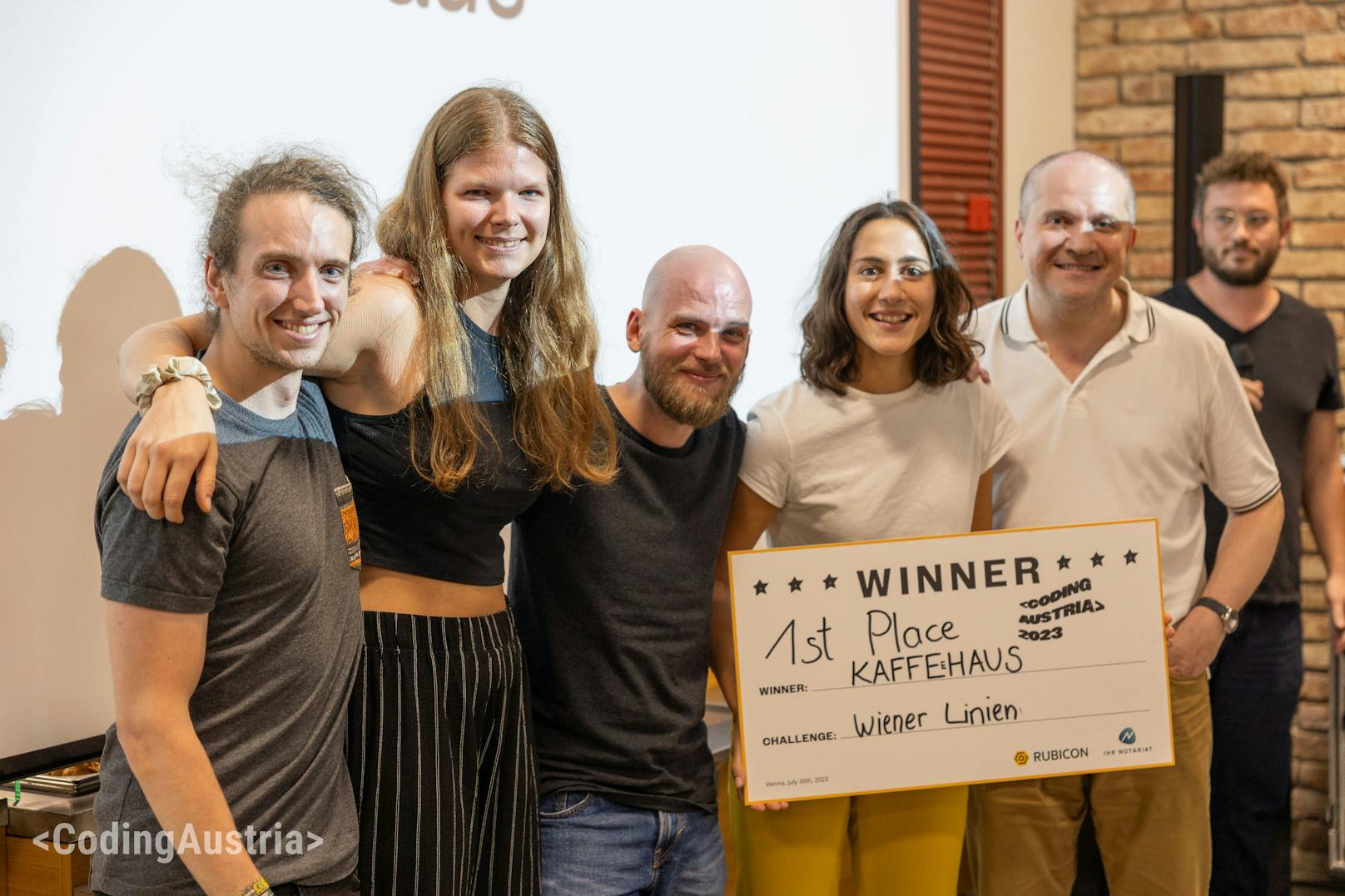Das Team "Kaffeehaus" hat sich in 24 Stunden nicht nur eine App, sondern auch den Sieg des 2. &lt; CodingAustria &gt; Hackathons erarbeitet.