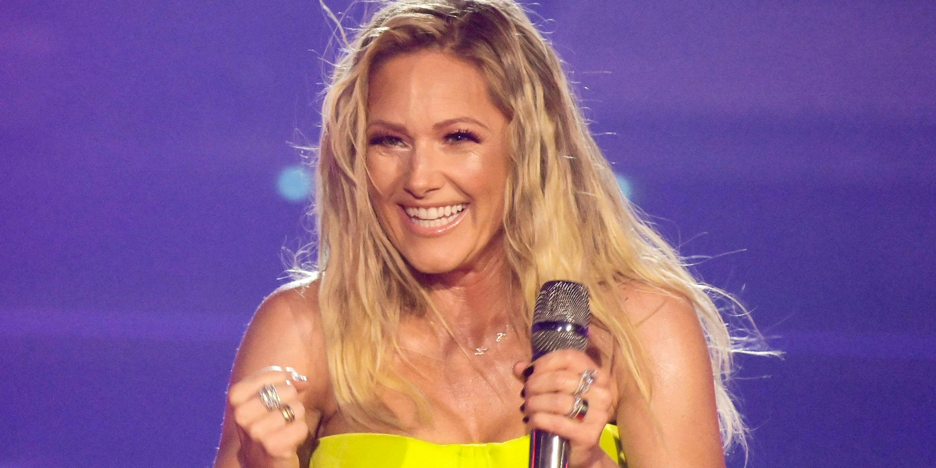 Helen Fischer zeigt in einem neuen Werbespot, wie lustig sie ist.