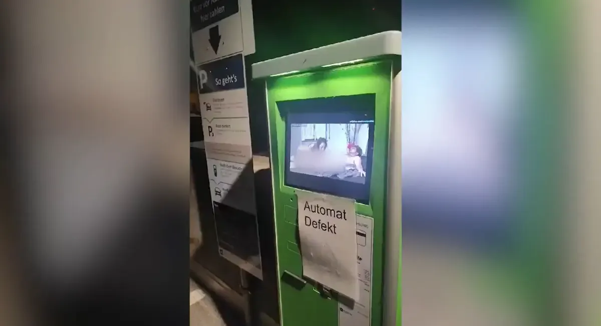 In einem Parkhaus in Baden flimmerte ein Porno auf dem Bildschirm der Parkuhr. 
