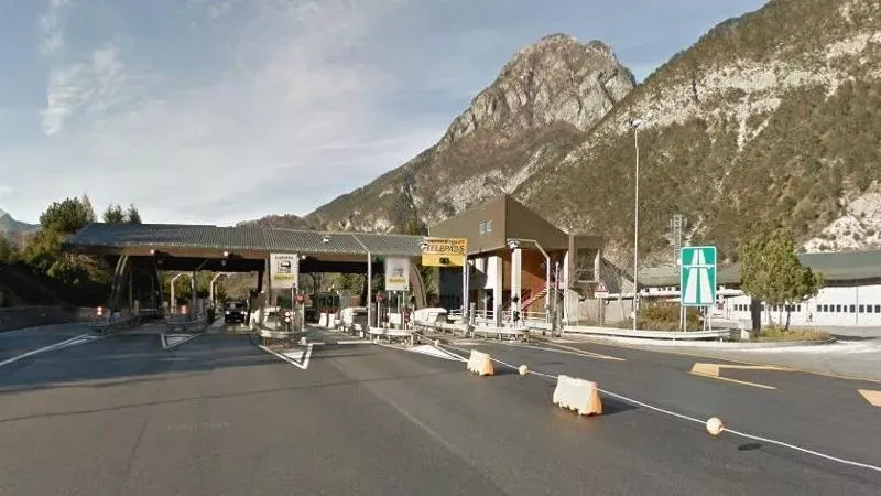 An dieser Mautstelle wendeten die beiden Österreicher ihre Fahrzeuge. 