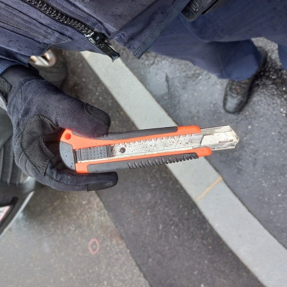 Mit diesem Messer soll der 41-Jährige den anderen Verkehrsteilnehmer bedroht haben.