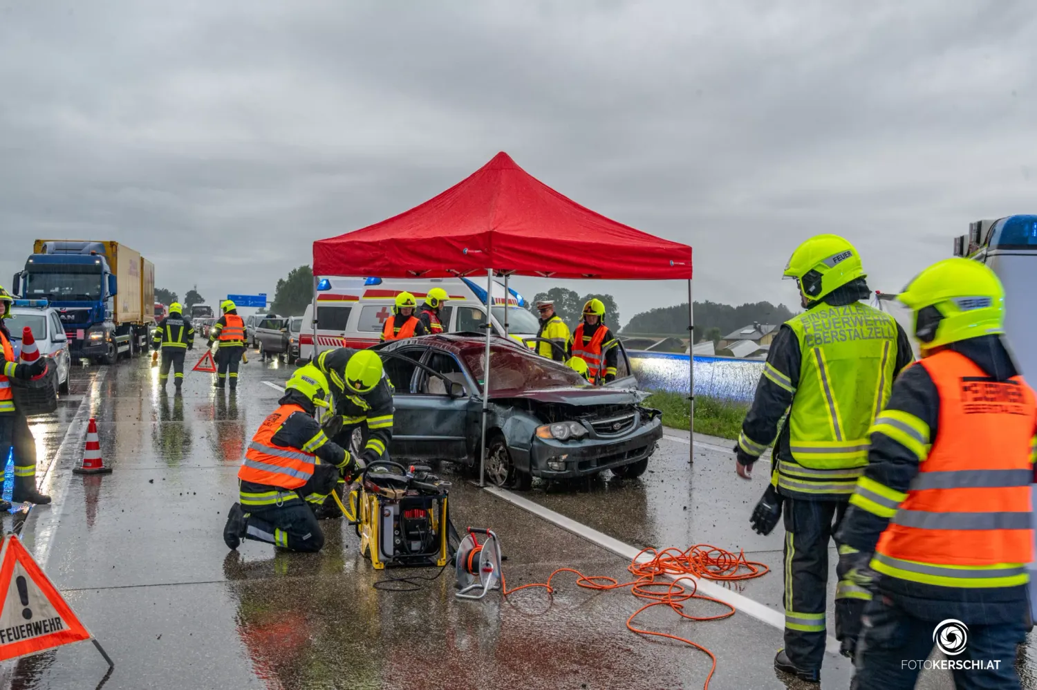 Westautobahn Nach Schwerem Crash Richtung Wien Gesperrt | Heute.at