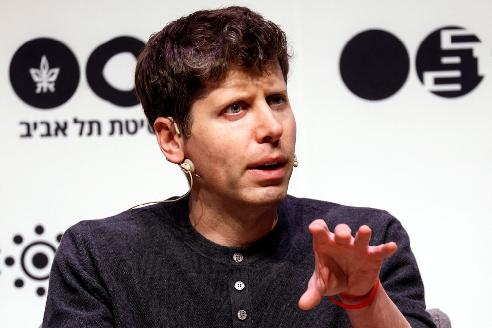 OpenAI-CEO Sam Altman trainiert seine Künstliche Intelligenz ChatGPT mit gesammelten Daten aus dem Internet.