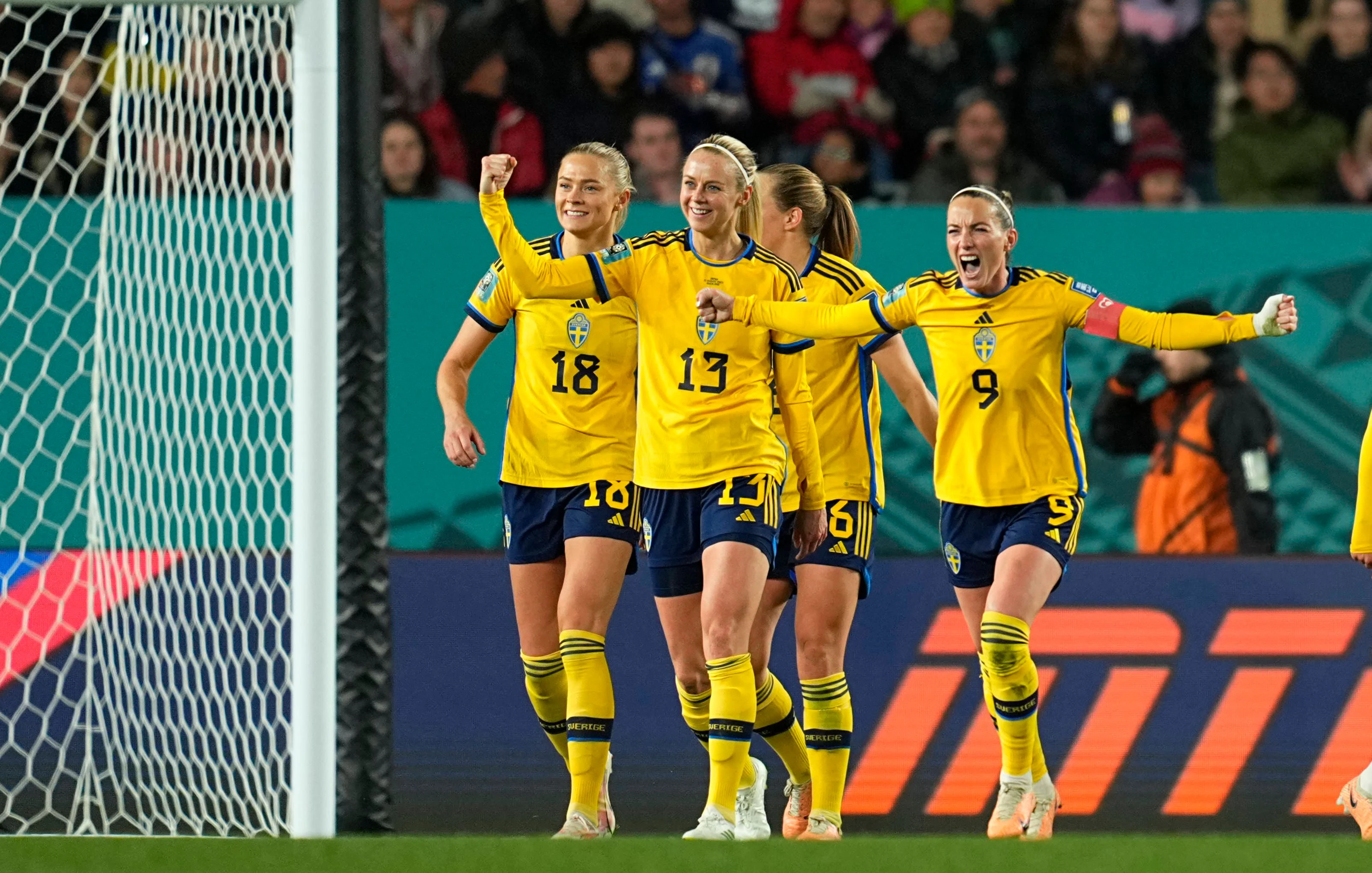 Schwedens Frauen-Team geigt bei der WM groß auf. 