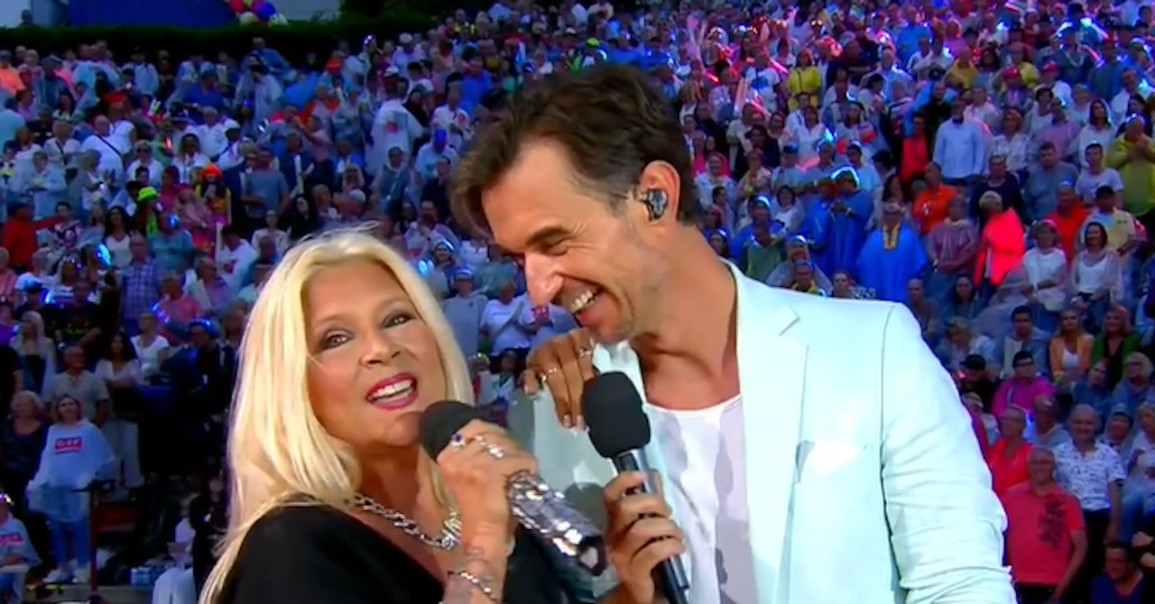 Heute.at - Schwäche für dich – Nackt-Star baggert Silbereisen an