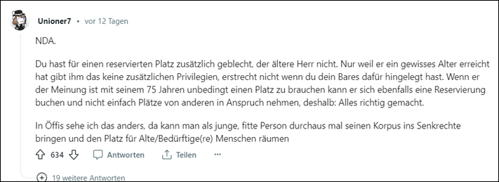 In einem überfüllten Zug nicht auf seinen reservierten Sitzplatz verzichten, auch wenn es ein älterer Mensch ist? 
