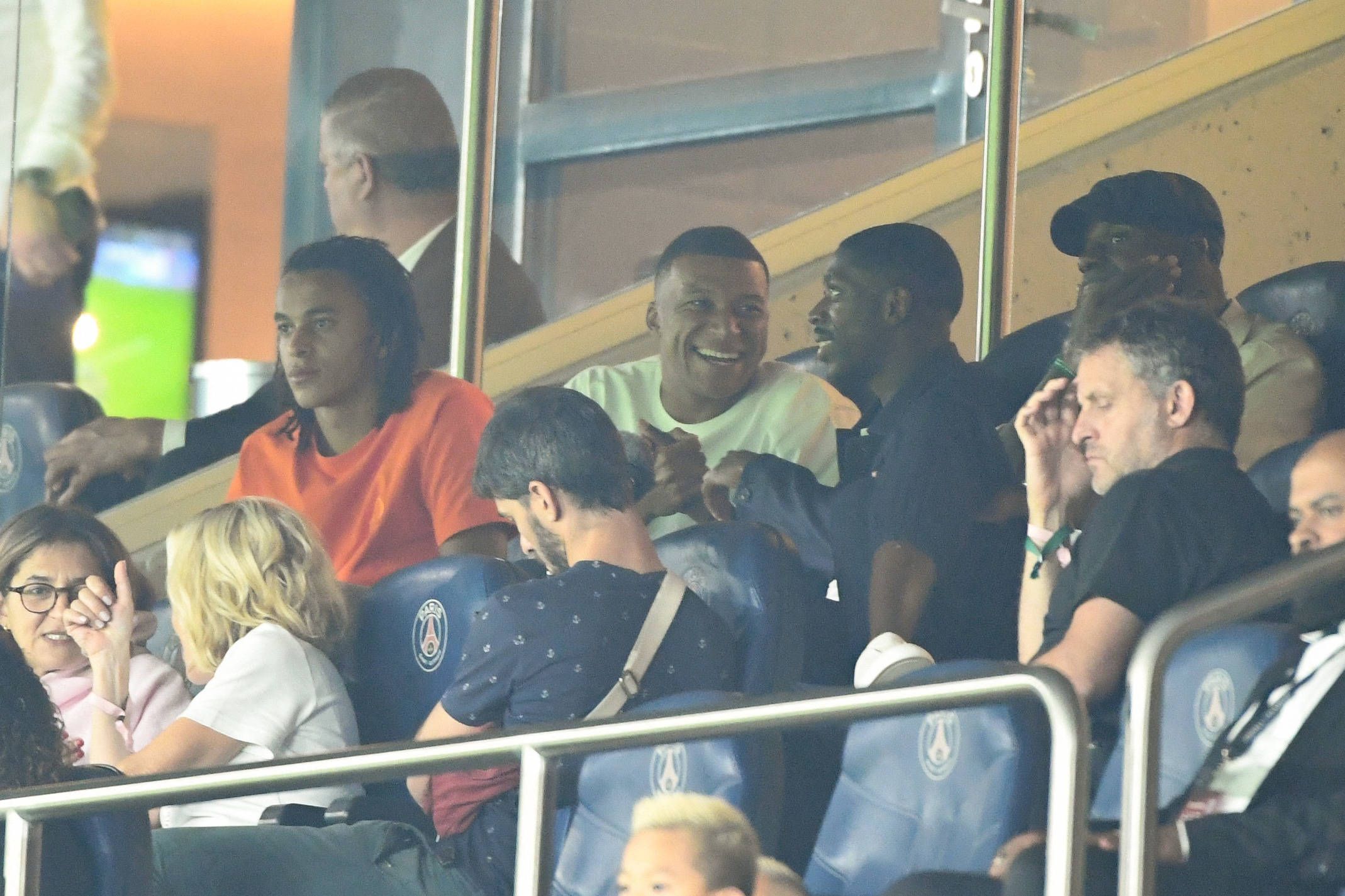 Kylian Mbappe schmorte zum Liga-Start auf der Tribüne.