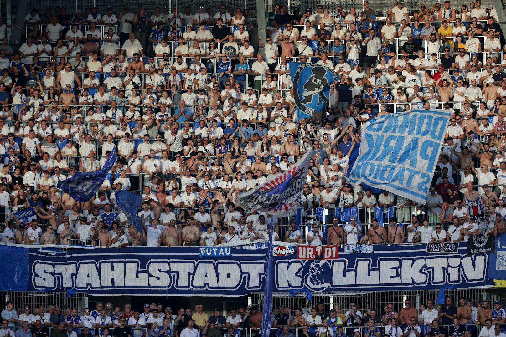 Die Stimmung vor und beim Linzer Derby war hitzig. Laut Polizei blieb aber alles sehr ruhig.