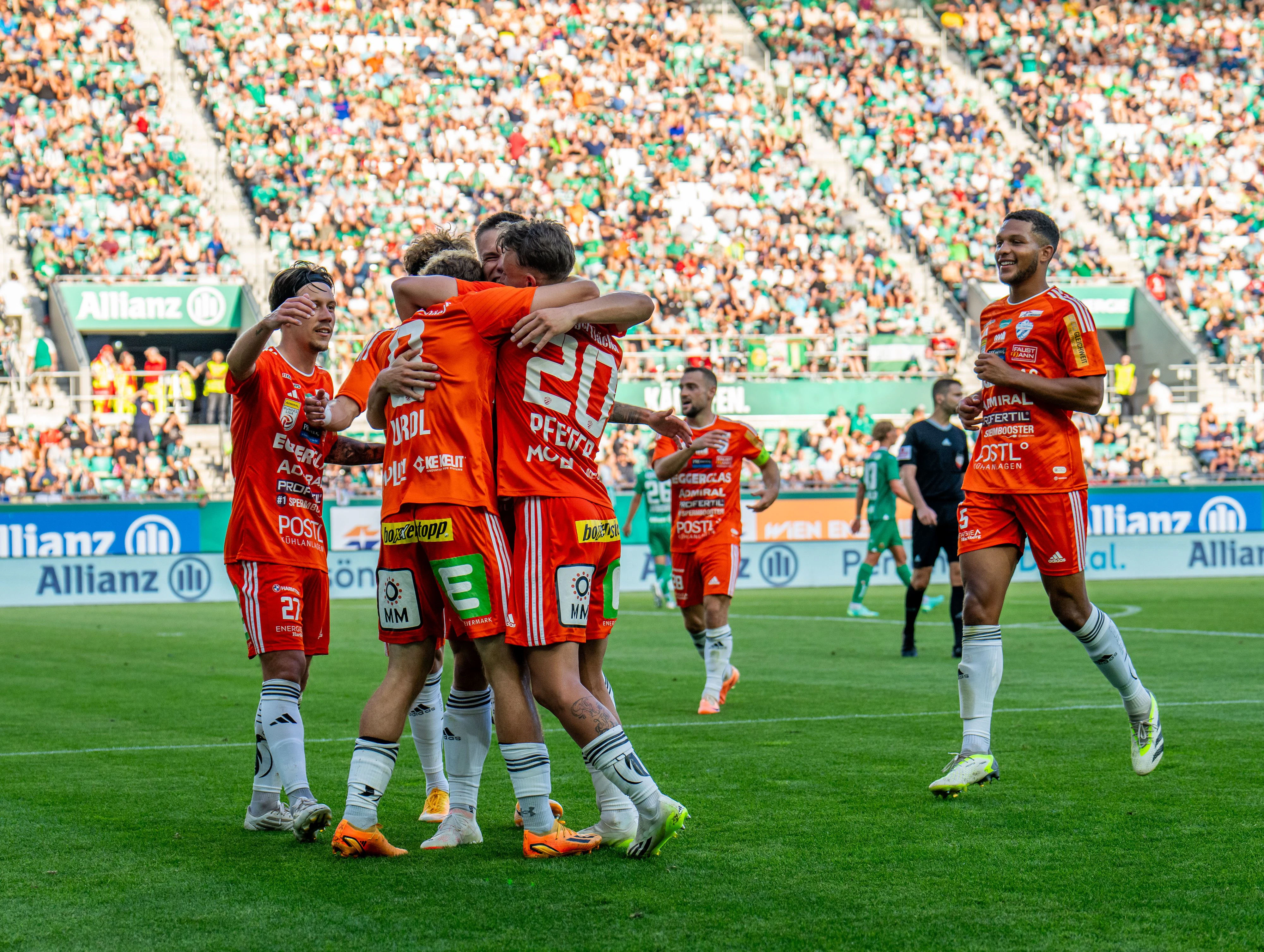 Hartberg jubelt, Rapid rätselt