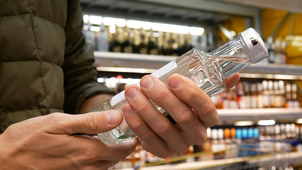 Bei Testkäufen bekamen erschreckend viele Teenager hochprozentigen Alkohol.
