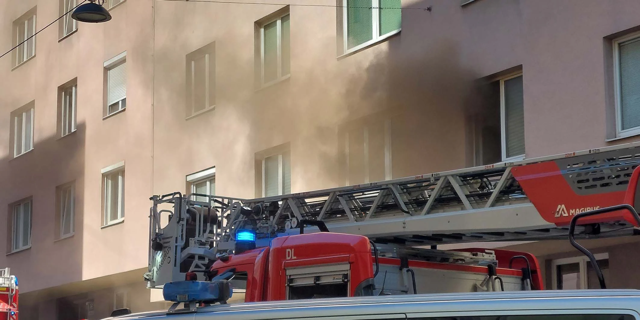 Im 15. Bezirk kam es Samstagnachmittag zu einem Zimmerbrand.
