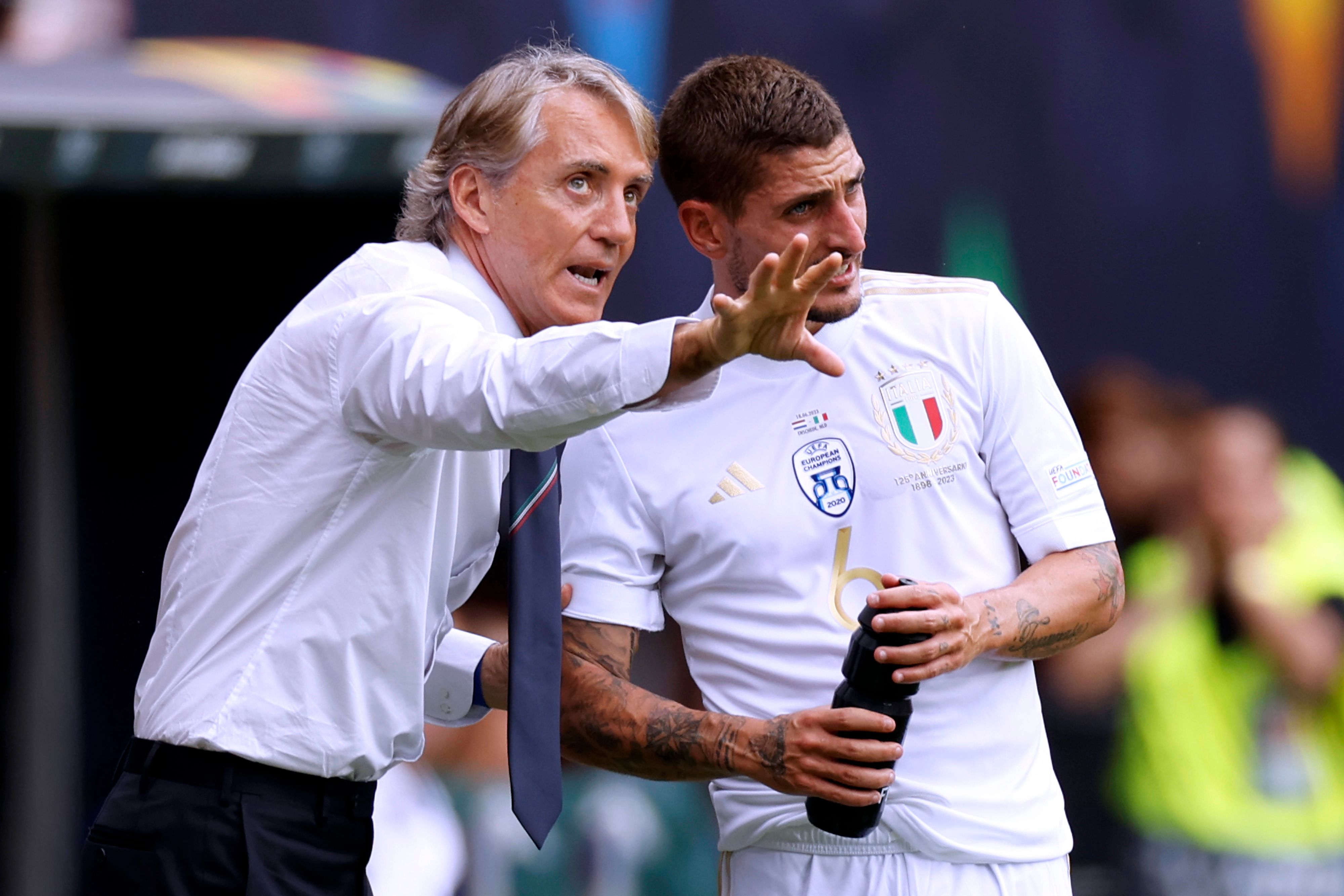 Roberto Mancini (l.) dirigiert nicht mehr.