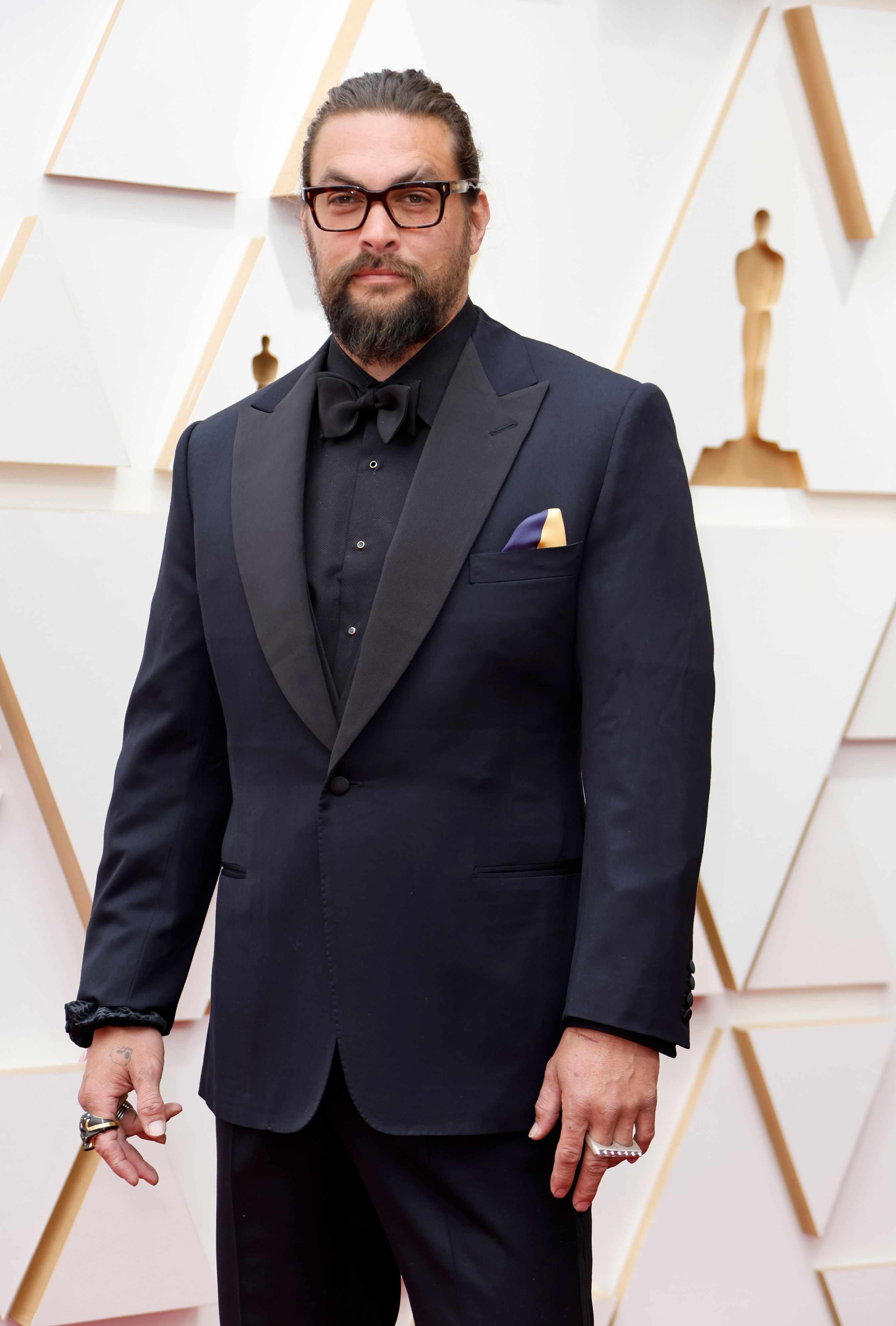 Jason Momoa bittet darum, nicht nach Maui zu reisen.