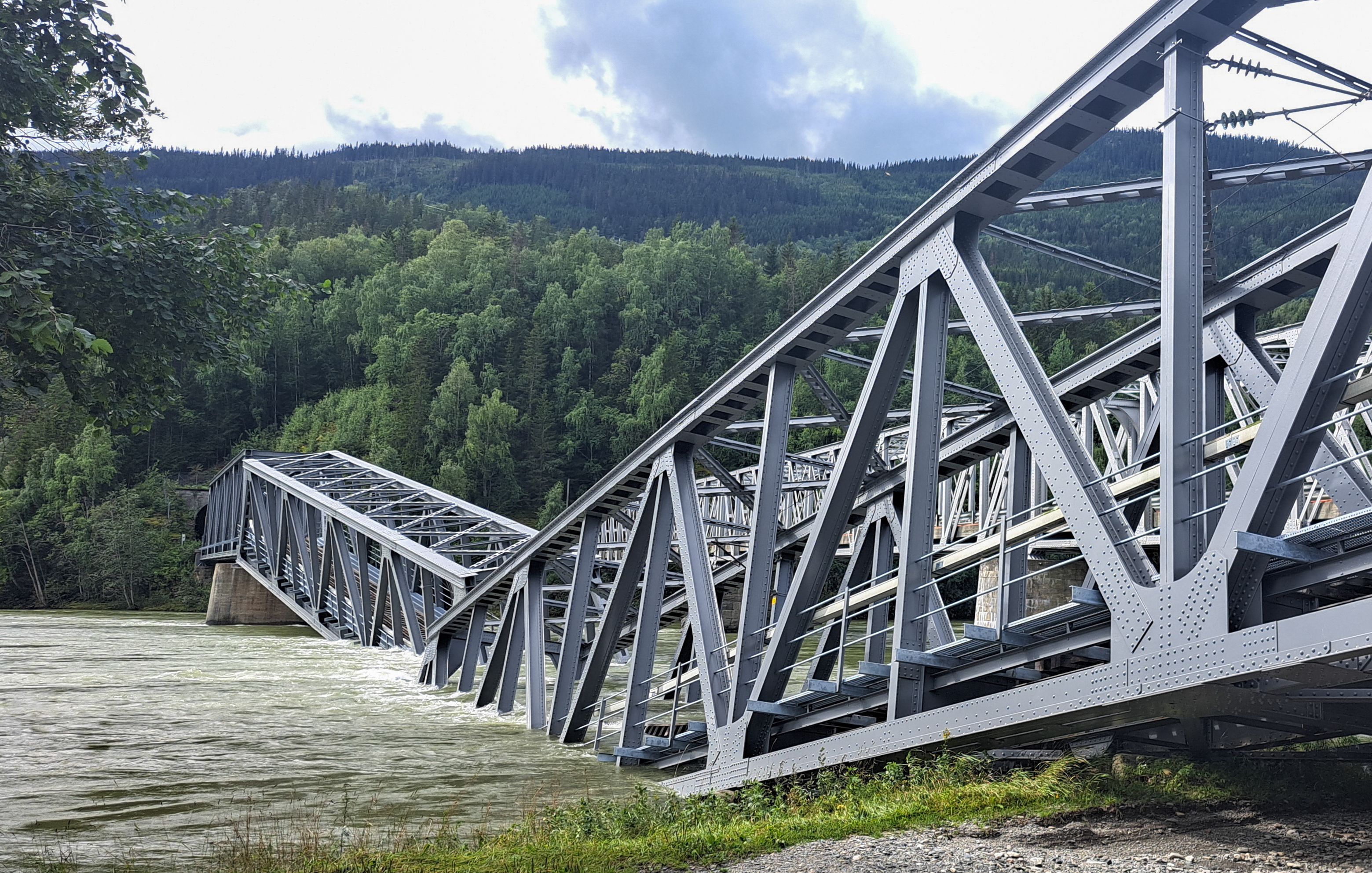 Die Brücke bei Ringebu stürzte ein.