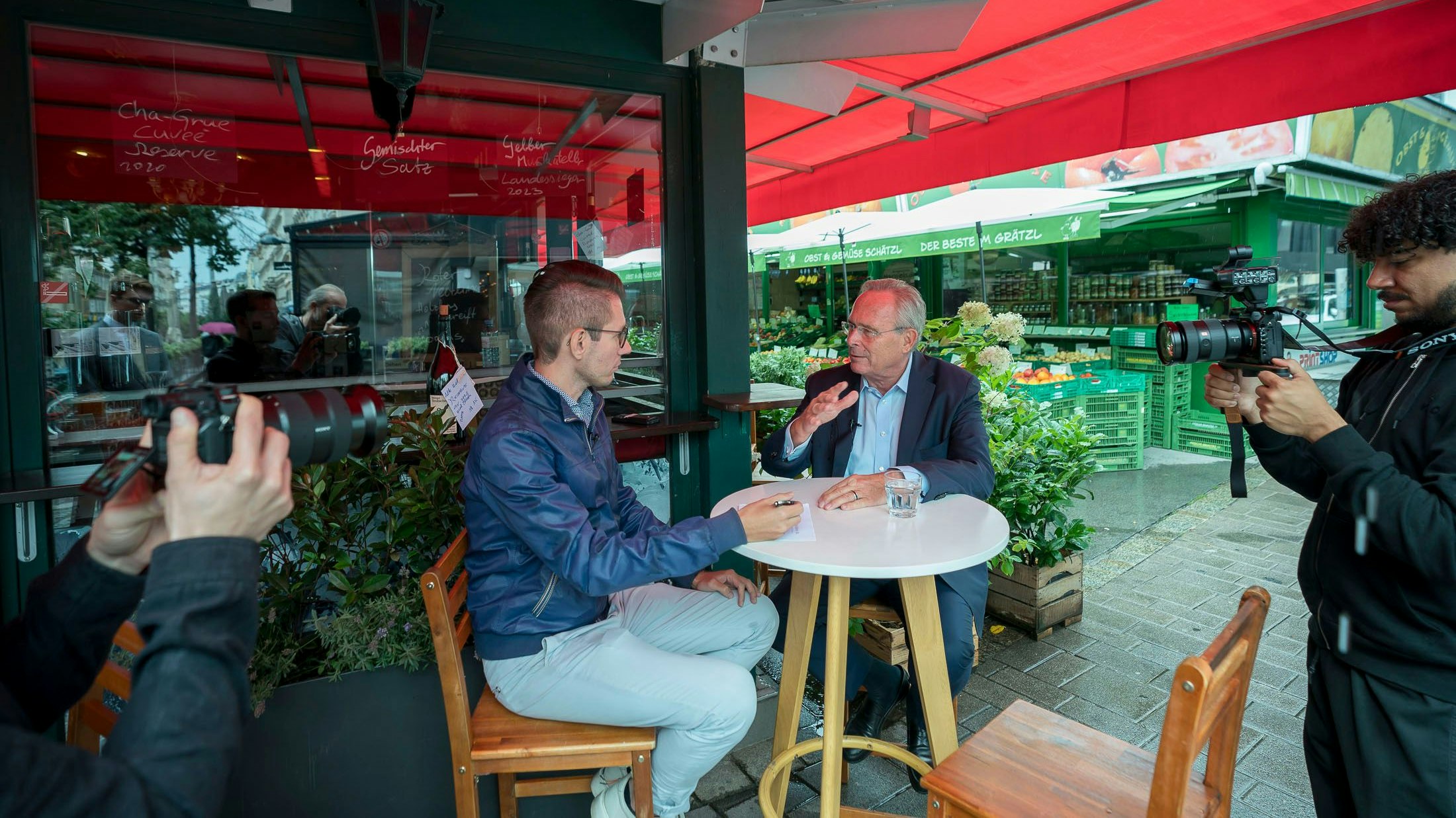 Mahrer im <em>"Heute"</em>-Interview in der Vinothek am Wiener Rochusmarkt
