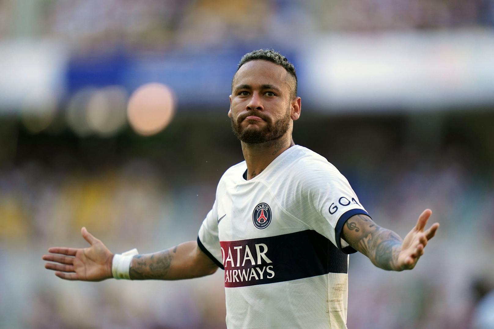 Neymar legt das PSG-Trikot ab.