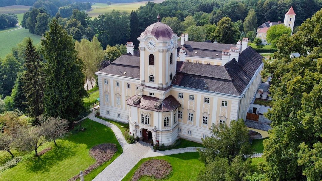 Das malerische Schloss im Waldviertel bietet Suiten, Gourmet- und Wellness-Erlebnisse.