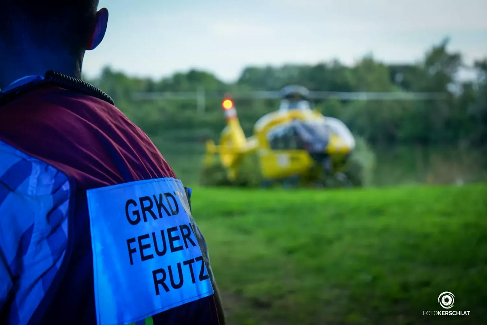 Ein 55-Jähriger aus dem Bezirk Wels-Land schwamm am Sonntag gegen 18:15 Uhr in Hörsching beim dortigen Rutzingersee am Ostufer in Richtung Westufer. Aus bislang unbekannter Ursache dürfte der Mann das Bewusstsein verloren haben und trieb reglos an der Wasseroberfläche. Für ihn kam jede Hilfe zu spät.