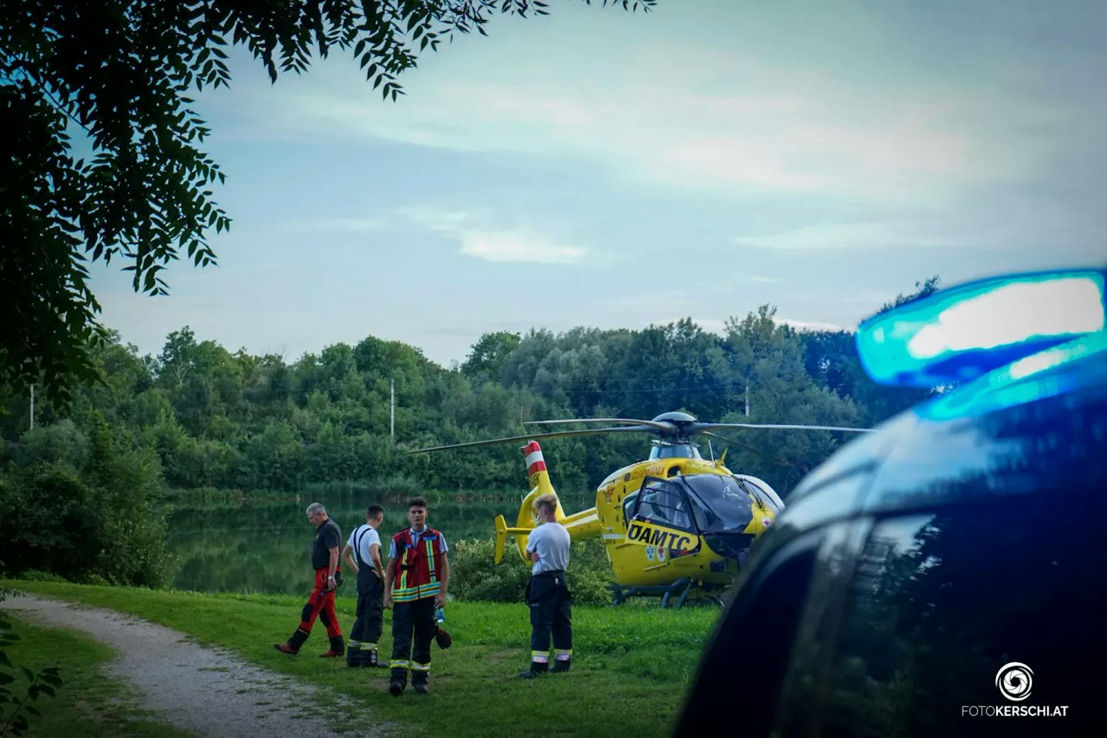 Ein 55-Jähriger aus dem Bezirk Wels-Land schwamm am Sonntag gegen 18:15 Uhr in Hörsching beim dortigen Rutzingersee am Ostufer in Richtung Westufer. Aus bislang unbekannter Ursache dürfte der Mann das Bewusstsein verloren haben und trieb reglos an der Wasseroberfläche. Für ihn kam jede Hilfe zu spät.