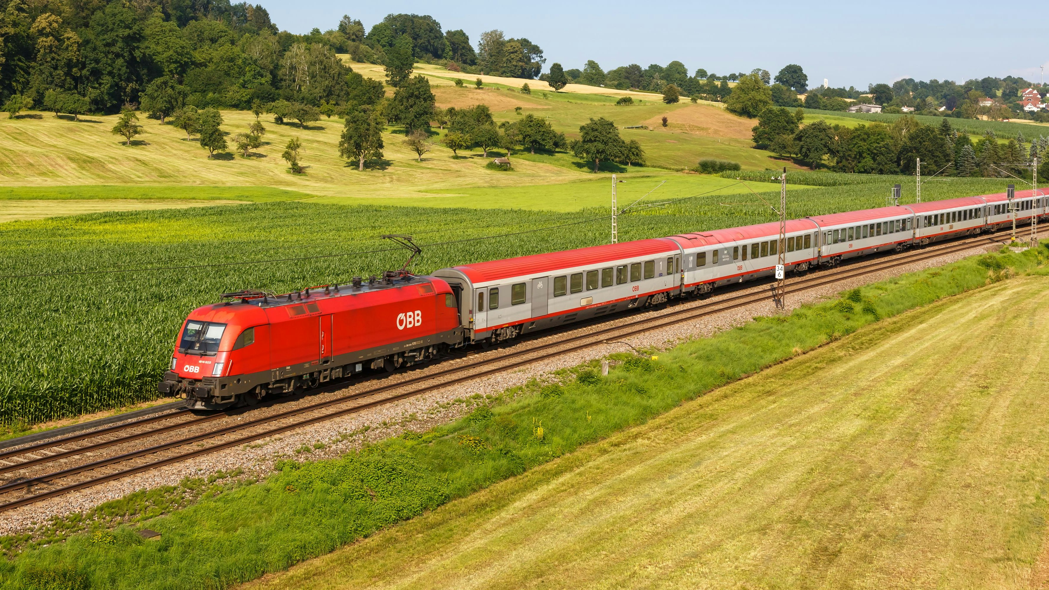 Aktuell kommt es an mehreren Abschnitten zu Änderungen – Zugreisen sollten sich bei ihrem Bahnunternehmen informieren. 
