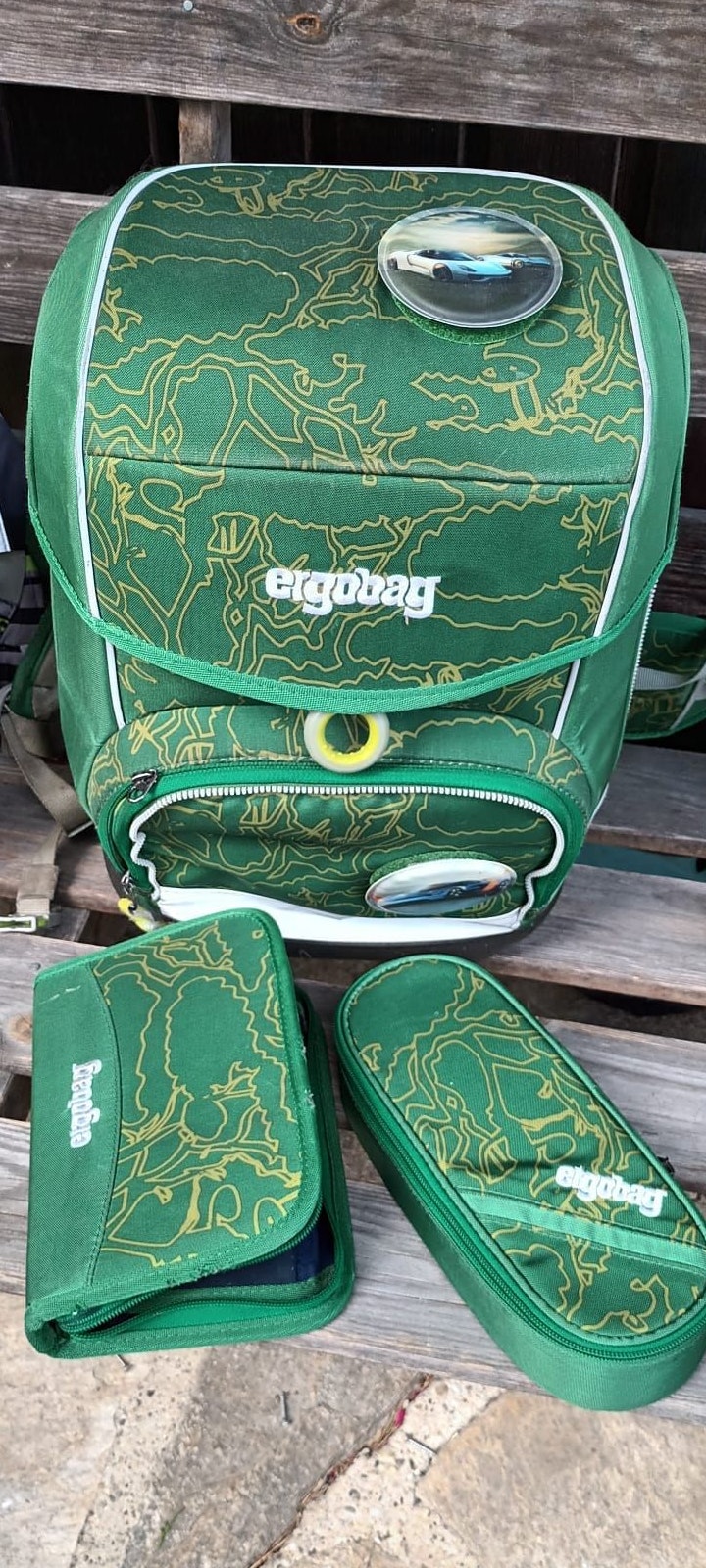 Der Verein "Karussell - Verein Soziales Miteinander im Wienerwals" bietet gratis Schulsachen an.