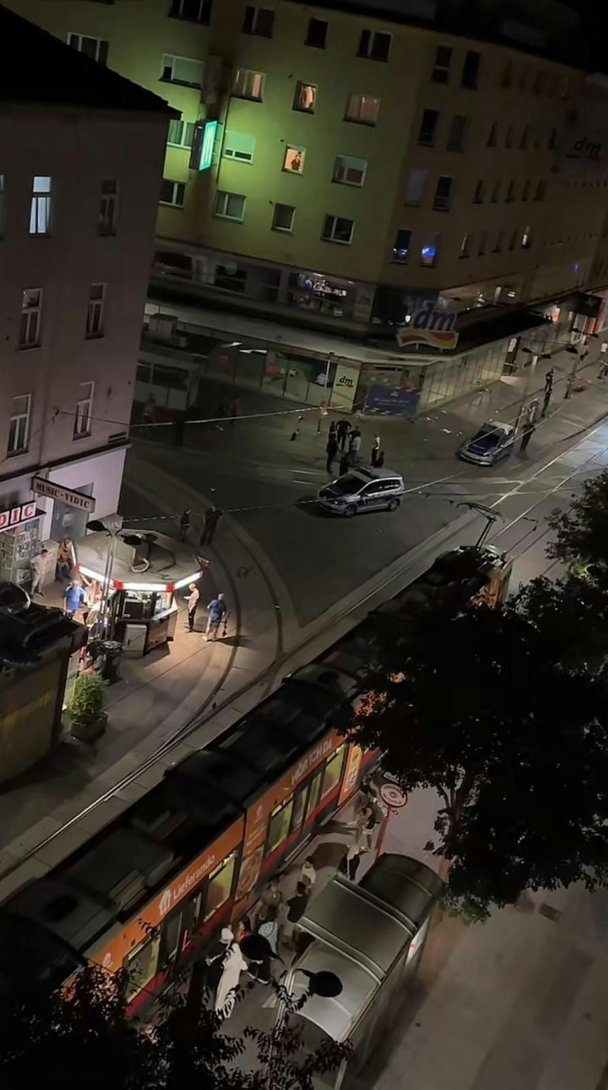﻿Blutbad am Reumannplatz