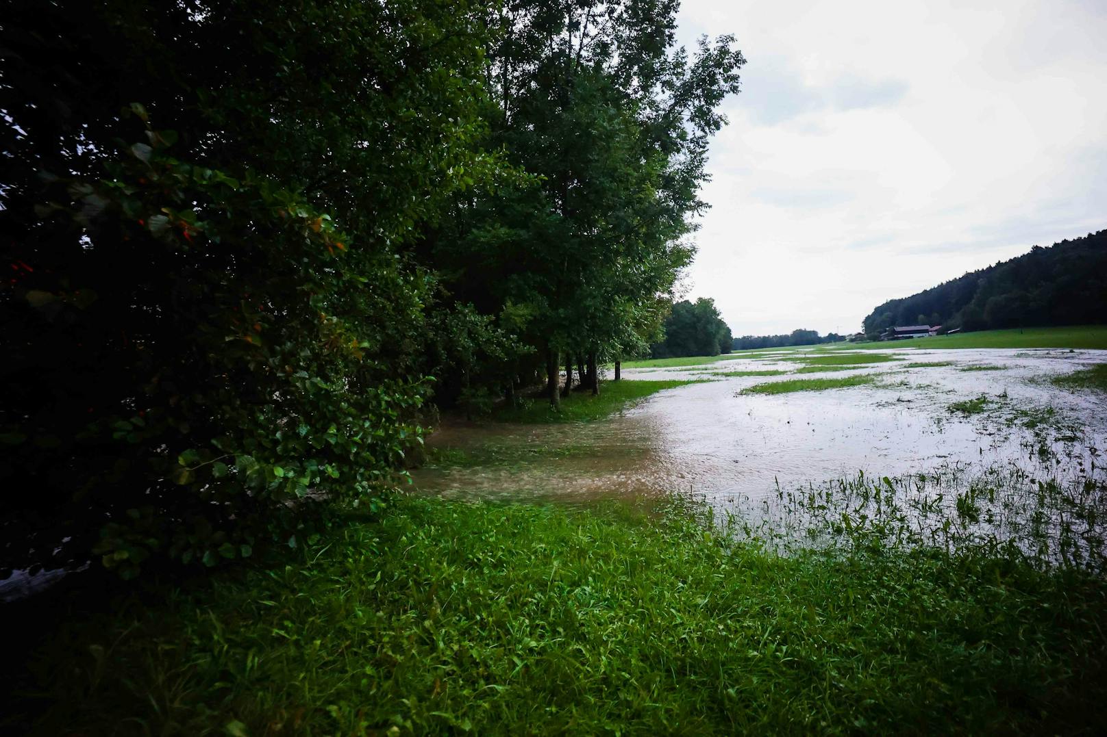 Schwere Überflutungen durch Gewitter-Zelle in Oberösterreich