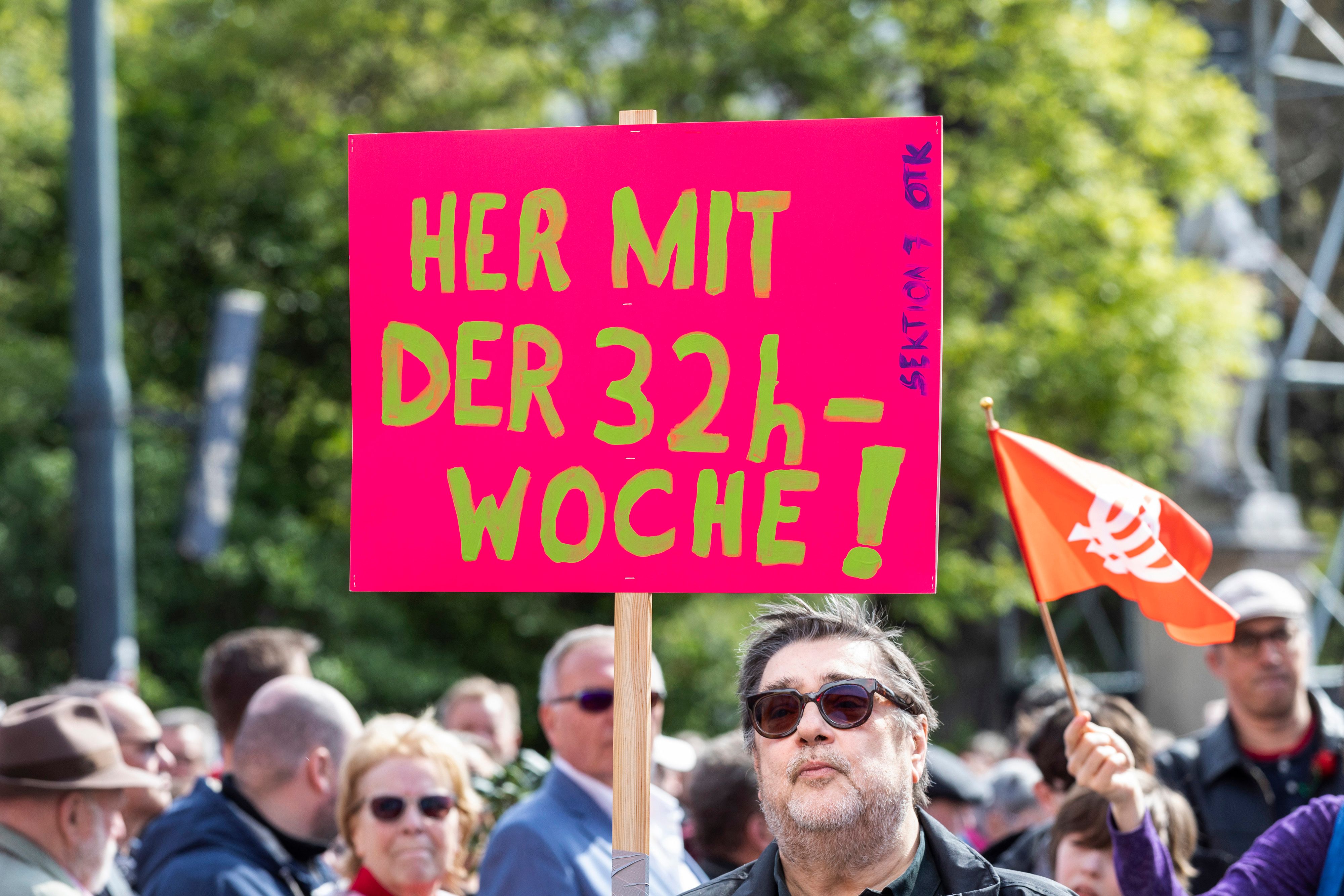 Eine mögliche 32-Stunden-Woche sorgt erneut für Diskussion.