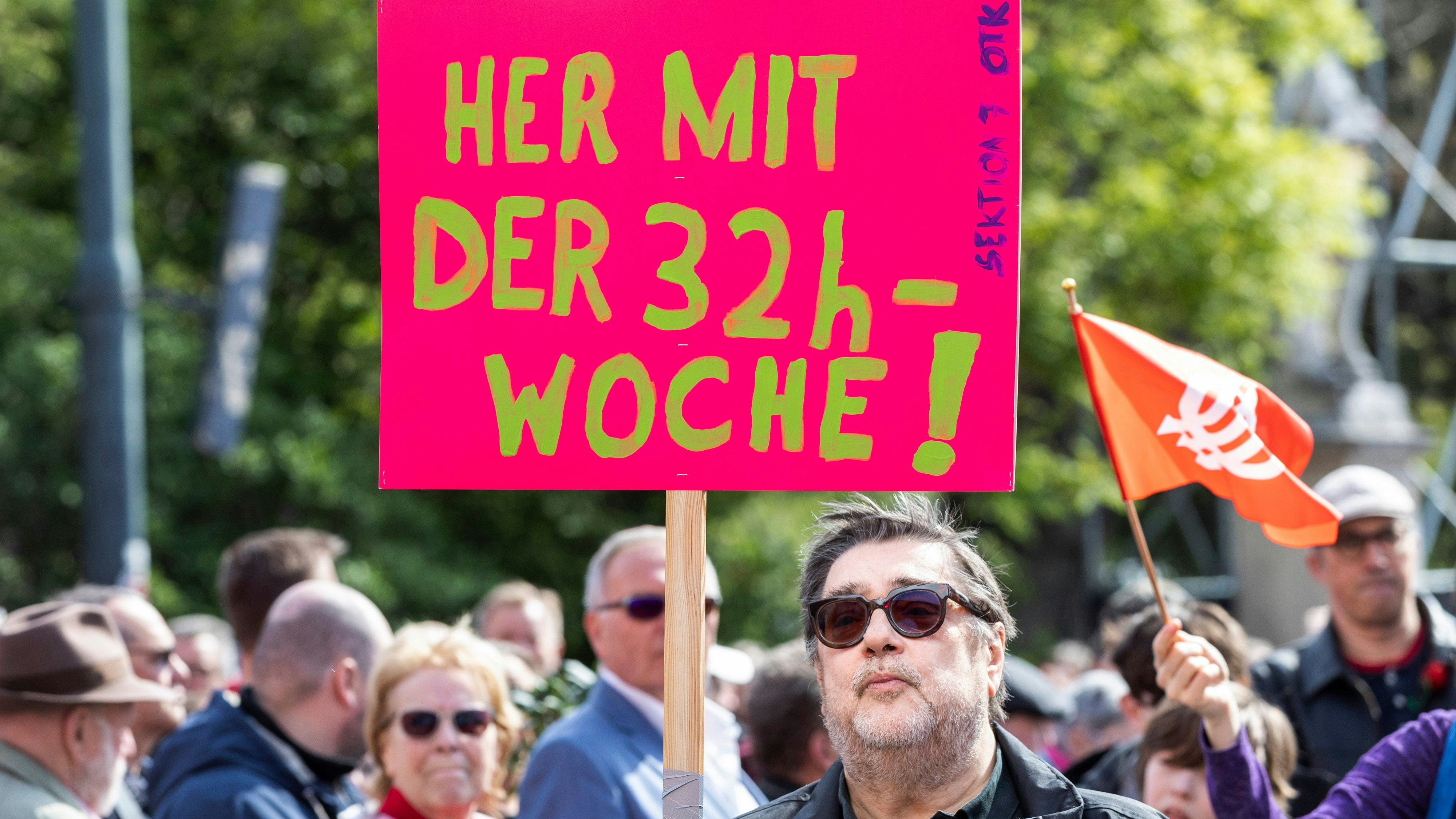 Mögliche 32-Stunden-Woche sorgt weiter für Diskussion