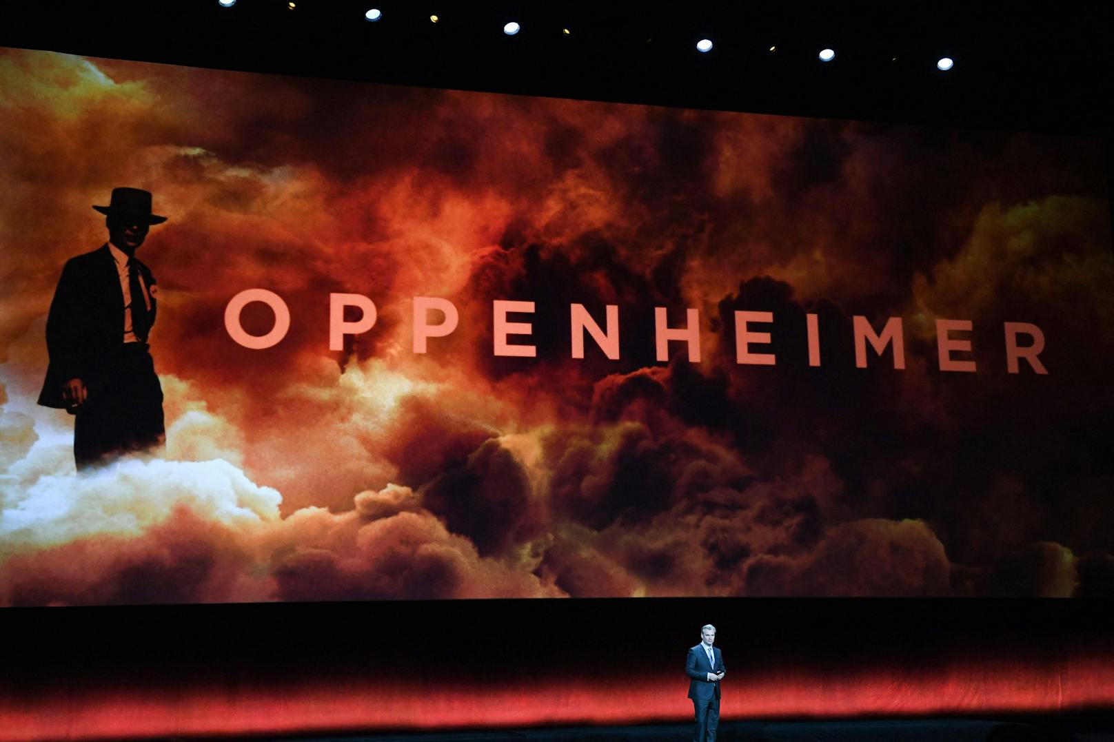 Das düstere Drama "Oppenheimer" von Christopher Nolan erzählt Geschichte von Robert Oppenheimer, dem Vater der Atombombe. 