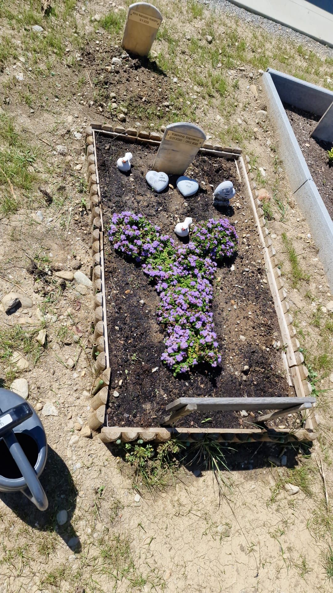 Die Zweijährige starb nach der dritten Lungenentzündung, ein Grabstein fehlt noch.