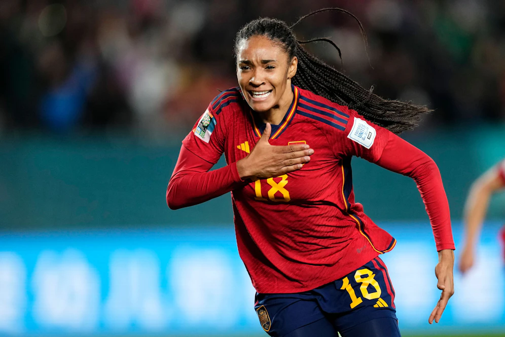 Salma Paralluelo steht mit Spanien im Finale.