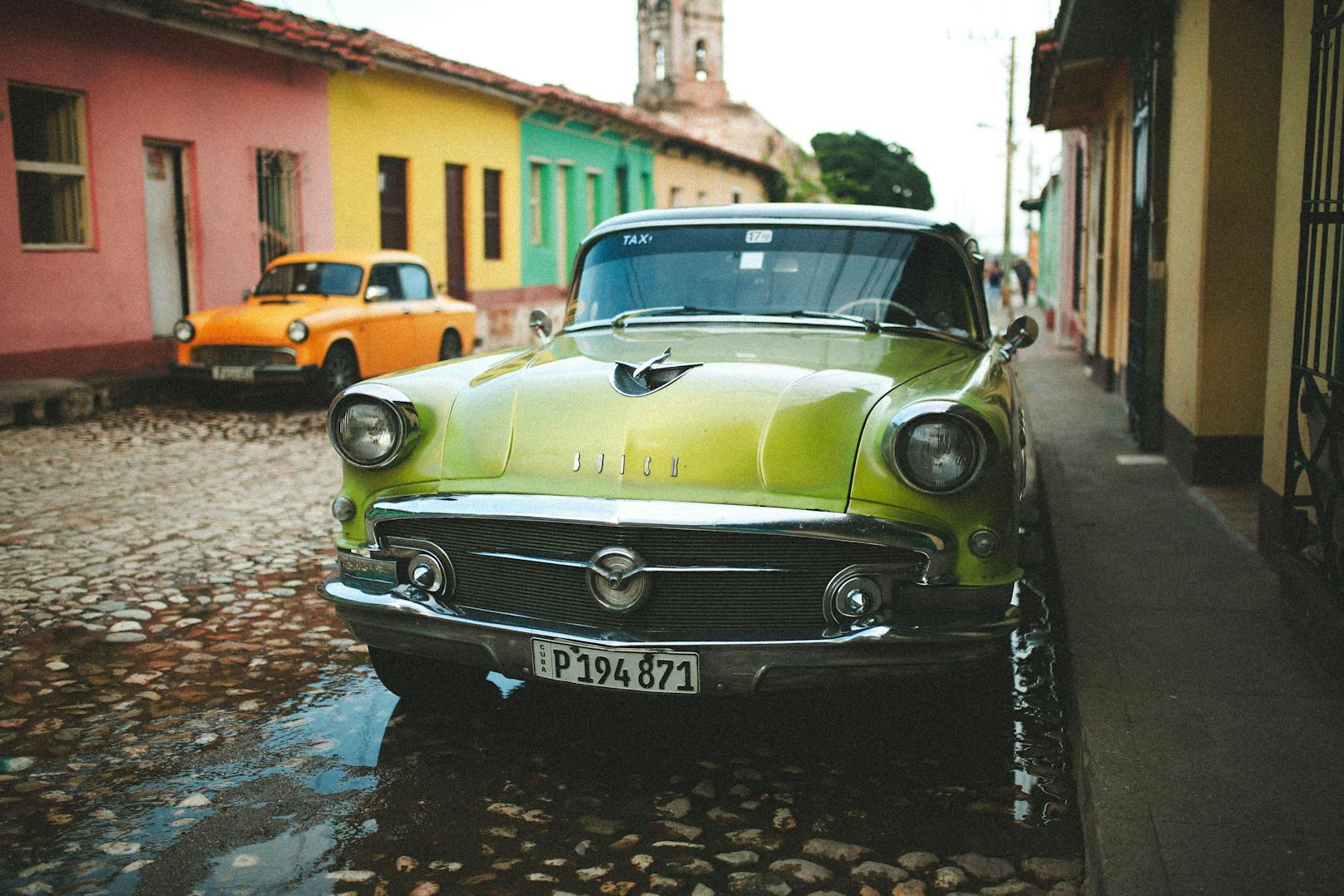 Das normale Straßenbild in Kuba ist durch die Oldtimer geprägt, die oft bereits von den Urgroßvätern vererbt wurden. 