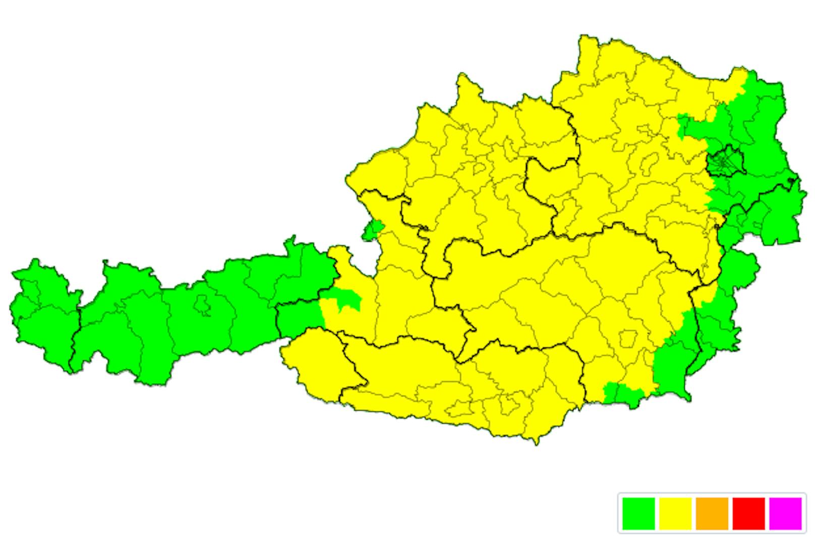 Bis auf Wien und Vorarlberg gibt es für alle Bundesländer Gewitter- und Hagel-Vorwarnungen.