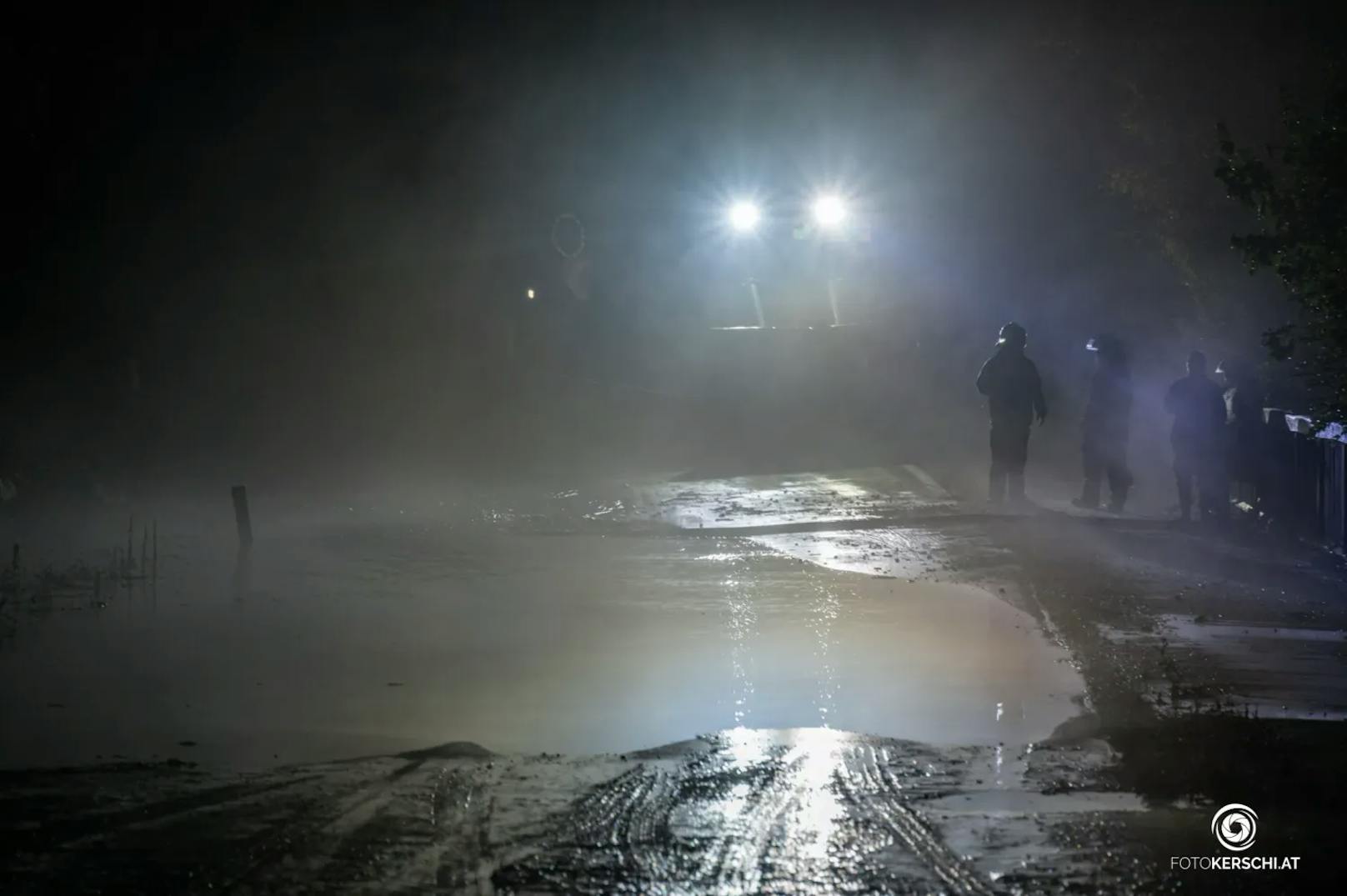 In ganz Oberösterreich kam es am Dienstag zu teils heftigen Gewittern mit schwerem Niederschlag und starken Sturmböen. Die Feuerwehren standen im Dauereinsatz.