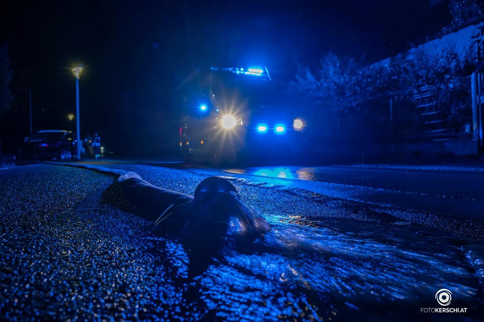 In ganz Oberösterreich kam es am Dienstag zu teils heftigen Gewittern mit schwerem Niederschlag und starken Sturmböen. Die Feuerwehren standen im Dauereinsatz.