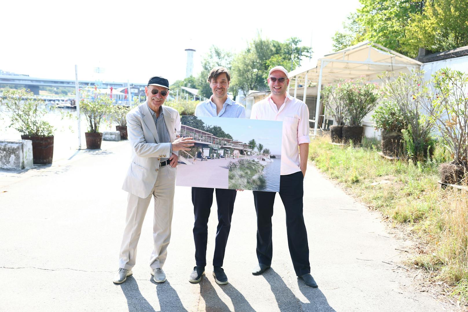 Die Architekten Albert Wimmer, Mark Neuner, Quirin Krumbholz (v.li.) mit ihrem Gewinnerentwurf zur Neugestaltung der Sunken City