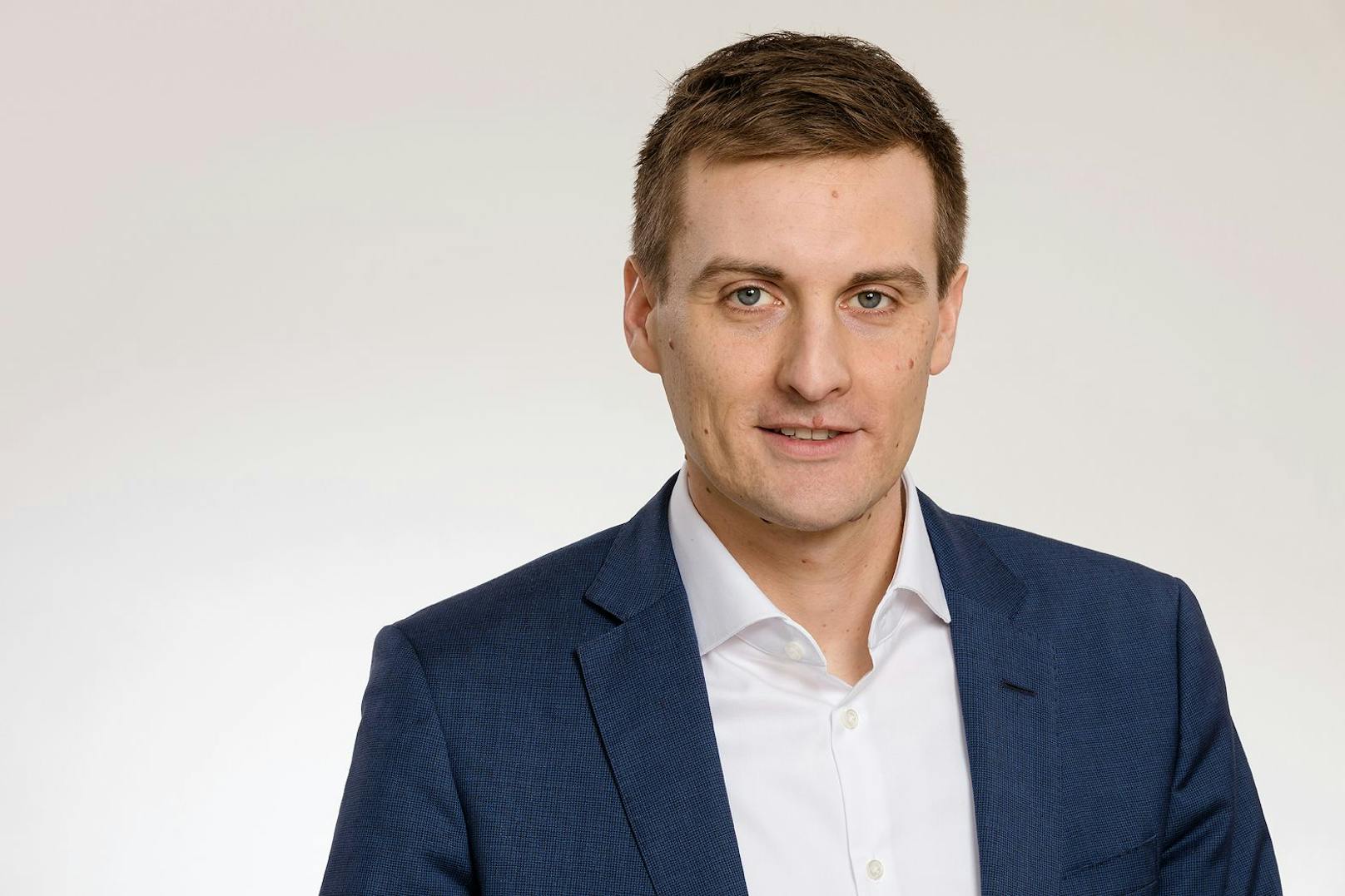SPNÖ-Chef Sven Hergovich fordert Maßnahmen gegen hohe Kreditraten.