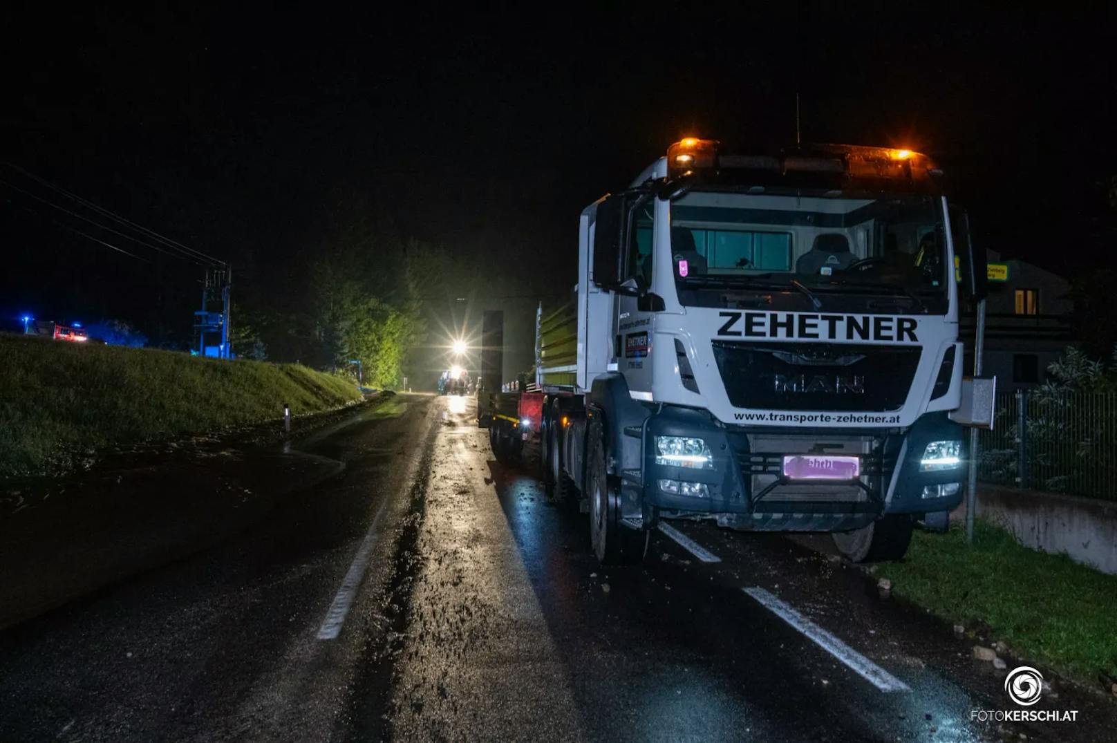 In ganz Oberösterreich kam es am Dienstag zu teils heftigen Gewittern mit schwerem Niederschlag und starken Sturmböen. Die Feuerwehren standen im Dauereinsatz.