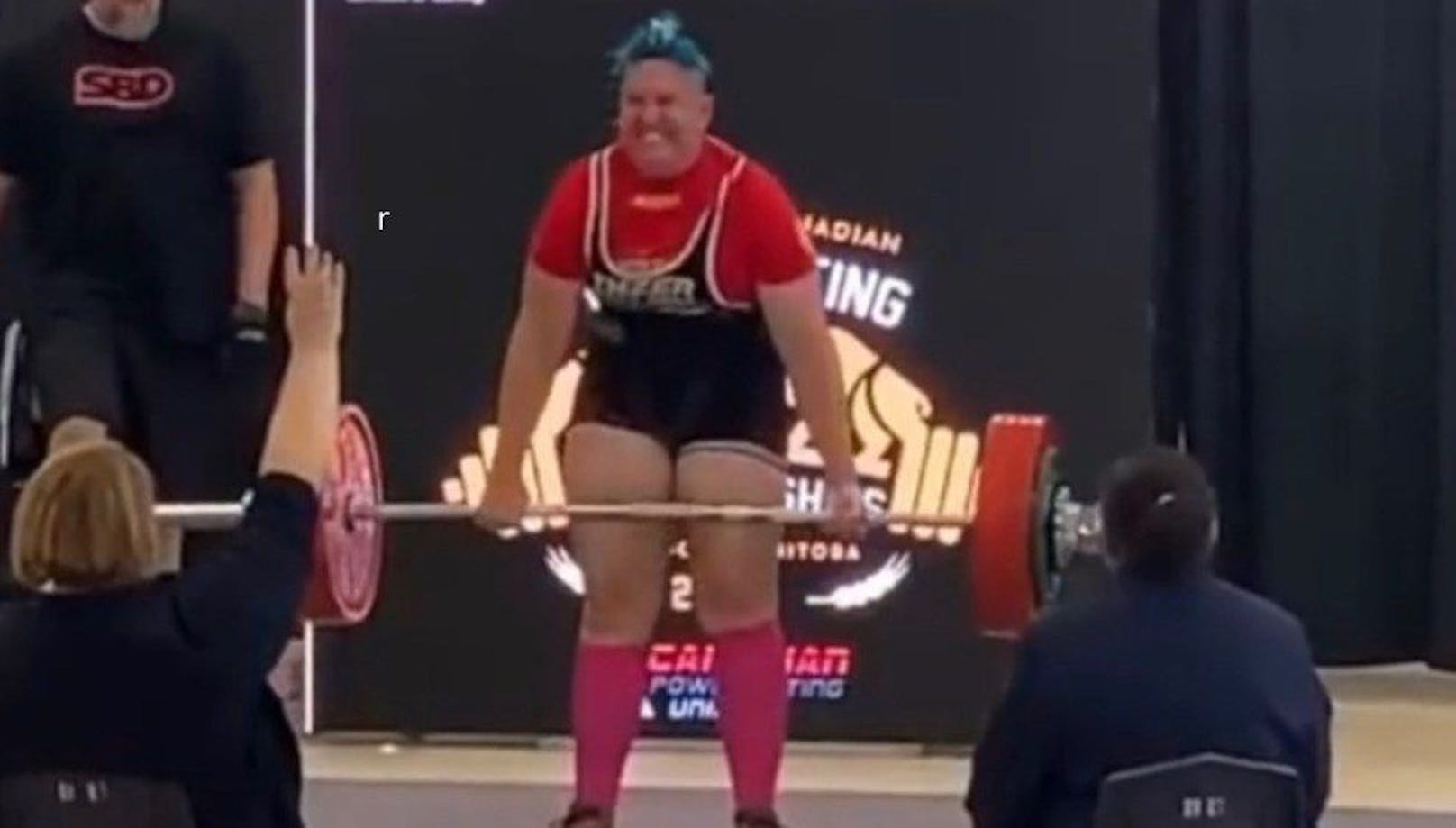 Transfrau <strong>Anne Andres</strong> hat einen neuen Rekord im Gewichtheben aufgestellt.