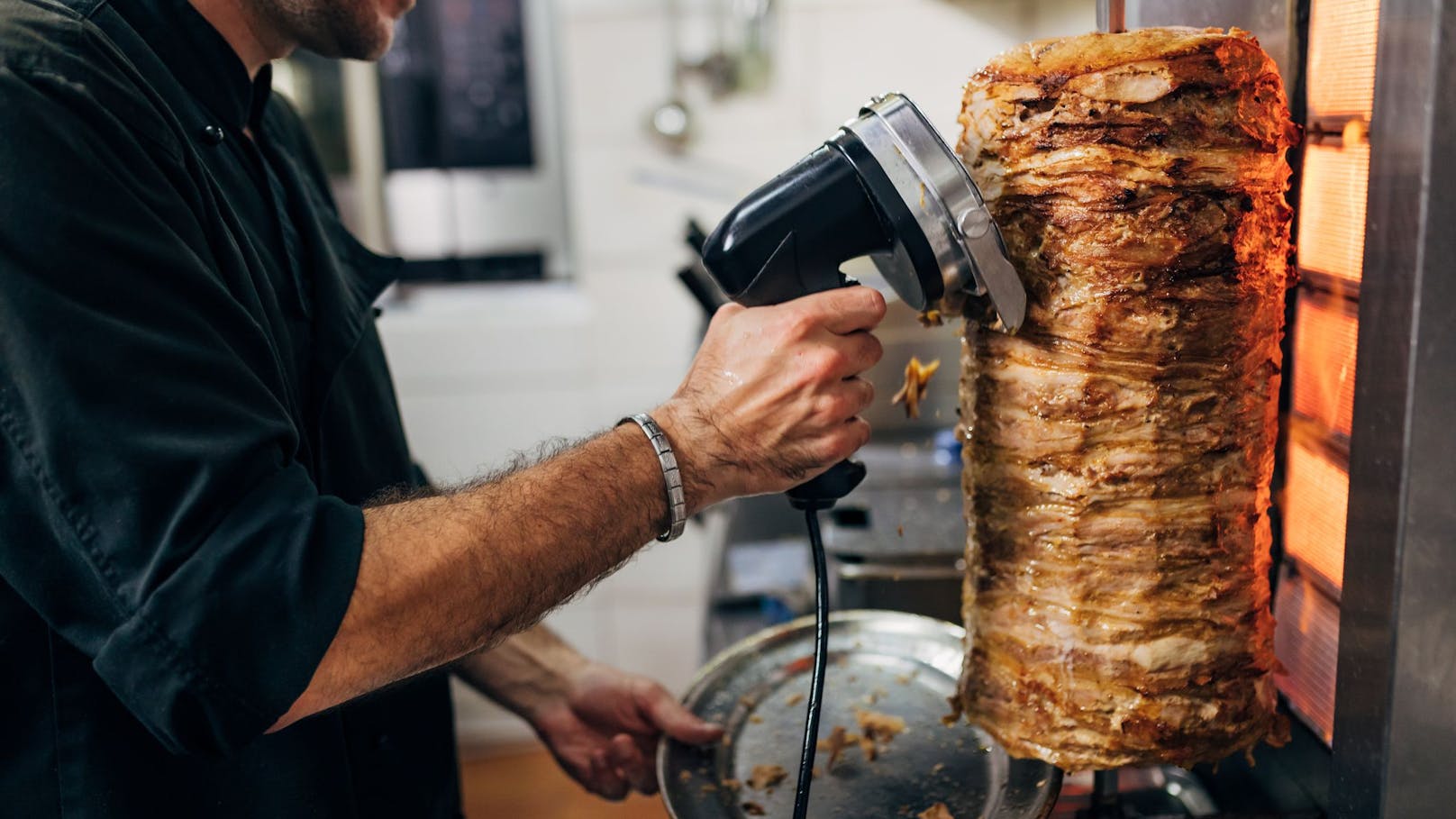 Kärntner stirbt durch Kebab – Imbiss-Paar angeklagt