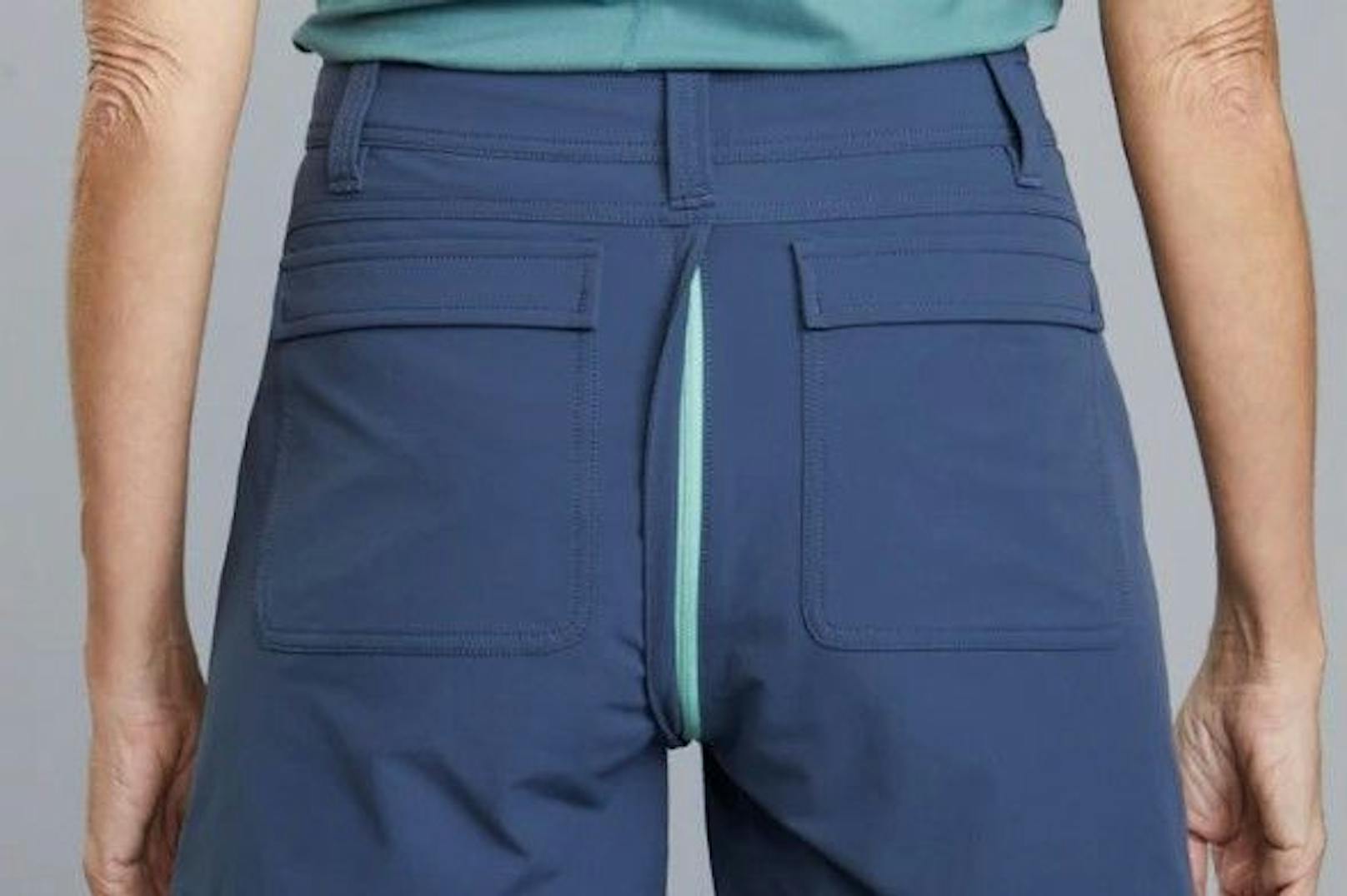Der Zipper lässt sich am Hinterteil der Hose öffnen und reicht bis nach vorne in den Schritt. Die Unterwäsche wird einfach beiseite geschoben.&nbsp;