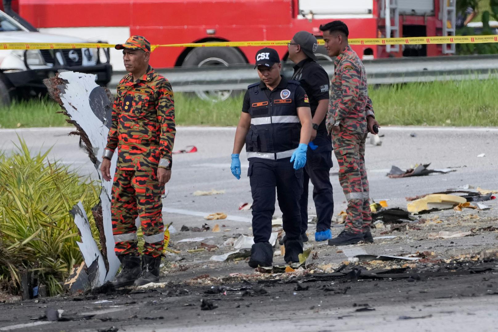 Bei einem Flugzeugabsturz in Malaysia sind zehn Personen gestorben.