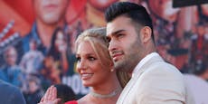 Sie belastet Spears-Ex: "Betrog Britney die ganze Zeit"