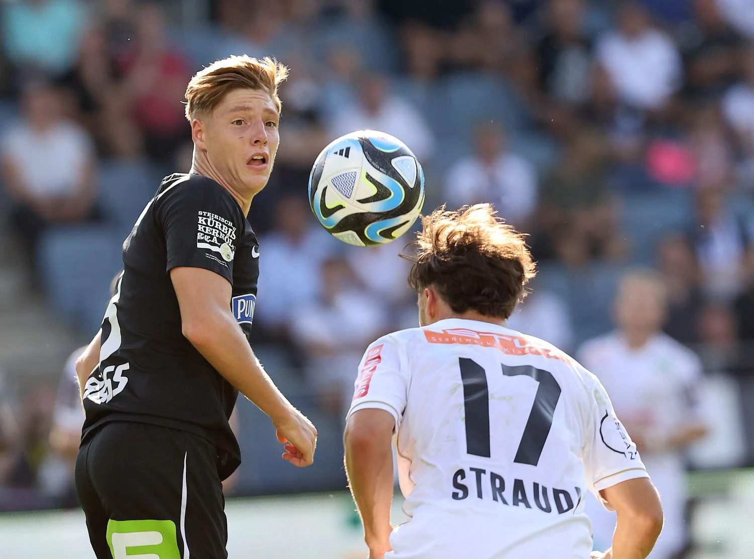 Alexander Prass steht unmittelbar vor dem Absprung. 