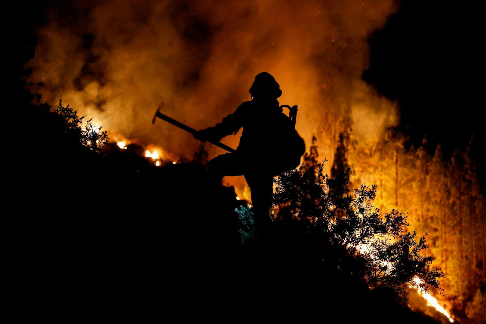 Nach den verheerenden Bränden auf Rhodos ist nun die spanischen Insel Teneriffa betroffen.