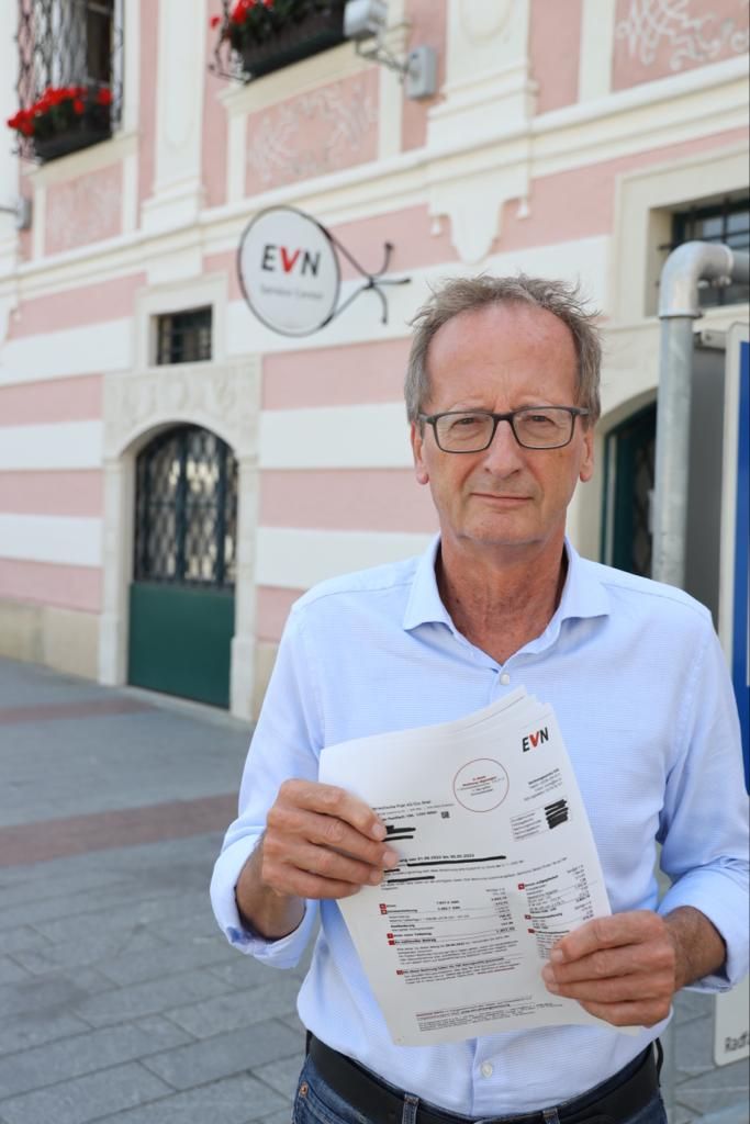 NEOS-Abgeordneter Helmut Hofer-Gruber kritisiert die EVN-Tarife.