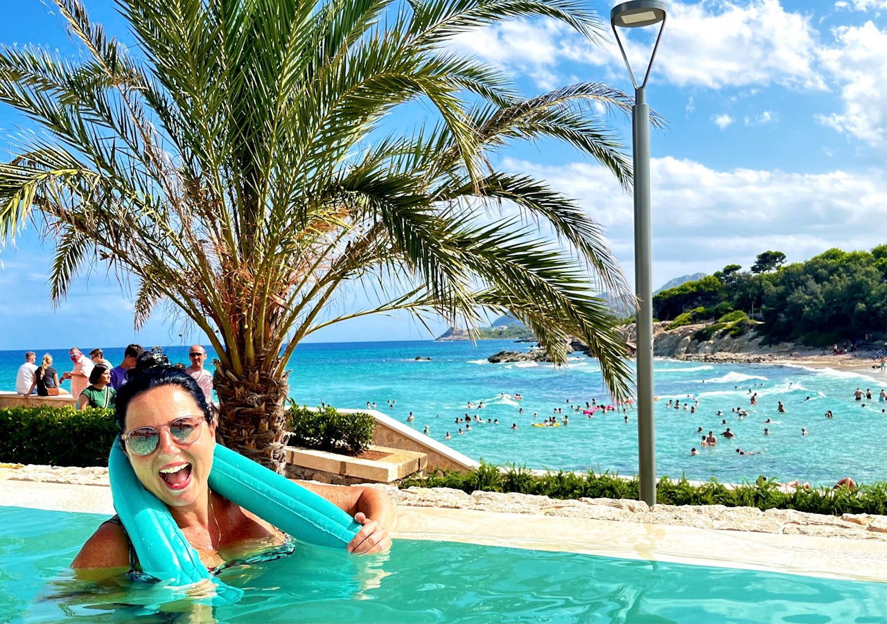 Heute.at - Wird Kabarettistin Maleh nun zum Ballermann-Sternchen?