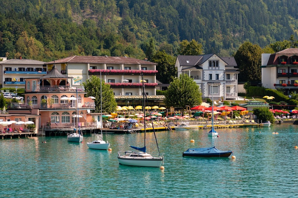 Am Kärntner Wörthersee ist ein Großteil der Seegründe in Privatbesitz und damit nicht öffentlich zugänglich..