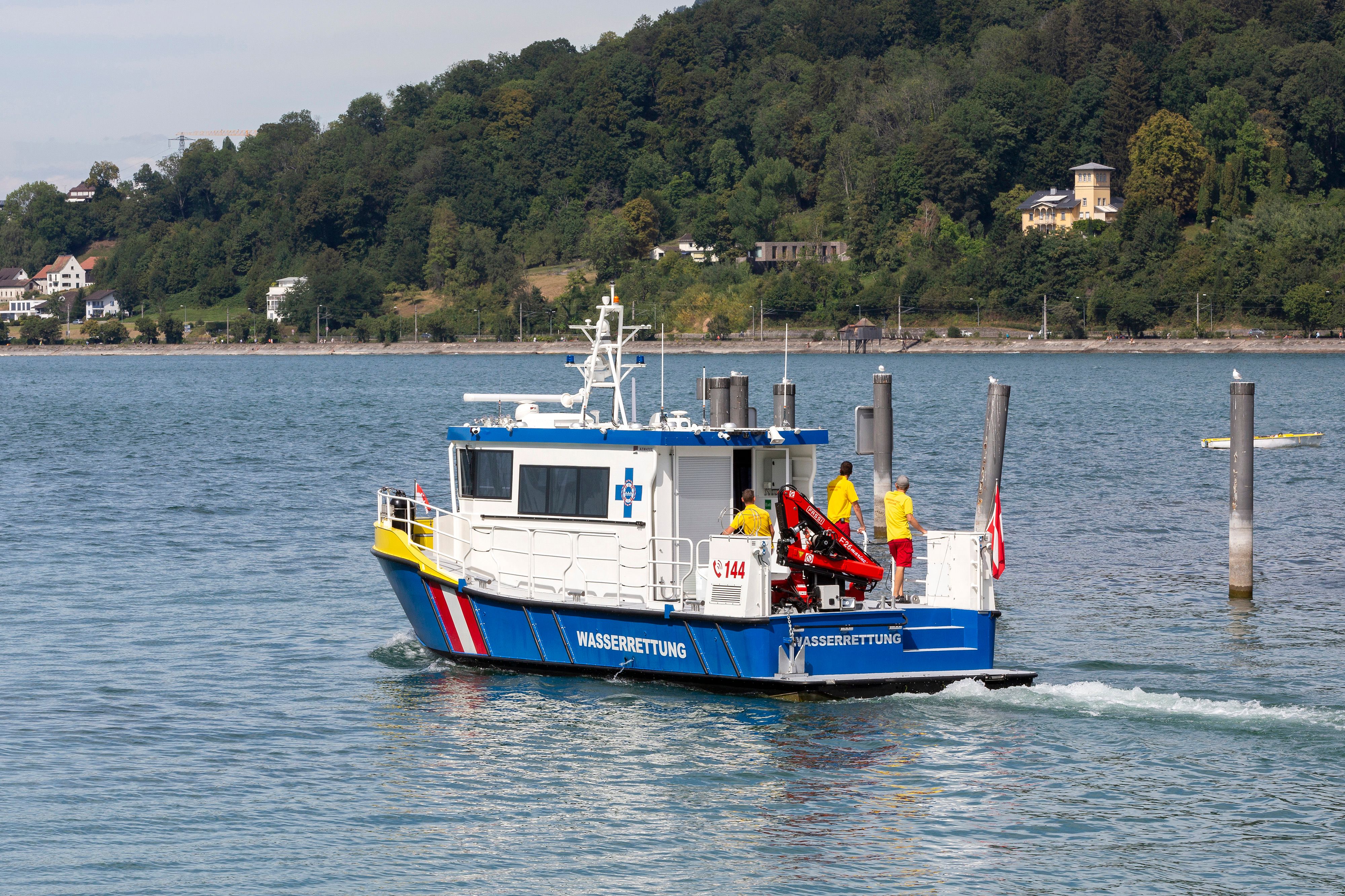 Ein Einsatzboot der Wasserrettung in Bregenz am Bodensee. Archivbild.